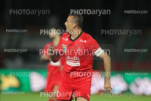 <span style='background: #33747a;font-weight: 300;font-size: 10px;box-shadow: 2px 3px 5px black;border-radius: 2px;margin: 2px;color: #fff;padding: 2px 5px;font - size: 10px;line - height: 22px; '>سید جلال حسینی</span> 