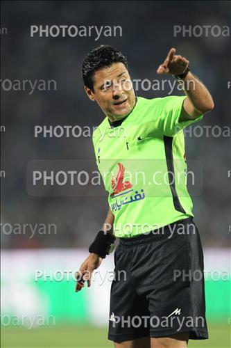 <span style='background: #33747a;font-weight: 300;font-size: 10px;box-shadow: 2px 3px 5px black;border-radius: 2px;margin: 2px;color: #fff;padding: 2px 5px;font - size: 10px;line - height: 22px; '>علیرضا فغانی</span> 