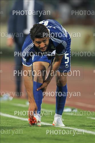 <span style='background: #33747a;font-weight: 300;font-size: 10px;box-shadow: 2px 3px 5px black;border-radius: 2px;margin: 2px;color: #fff;padding: 2px 5px;font - size: 10px;line - height: 22px; '>عارف غلامی</span> 