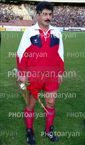 <span style='background: #33747a;font-weight: 300;font-size: 10px;box-shadow: 2px 3px 5px black;border-radius: 2px;margin: 2px;color: #fff;padding: 2px 5px;font - size: 10px;line - height: 22px; '>محمد پنجعلی</span> 