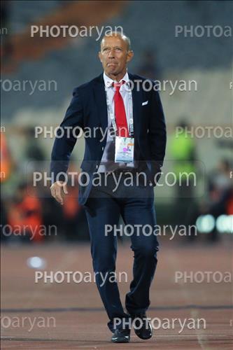 <span style='background: #33747a;box-shadow: 2px 3px 5px black;font-weight: 300;font-size: 10px;border-radius: 2px;margin: 2px;color: #fff;padding: 2px 5px;font - size: 10px;line - height: 22px; '>گابریل کالدرون  Gabriel Calderón</span> 