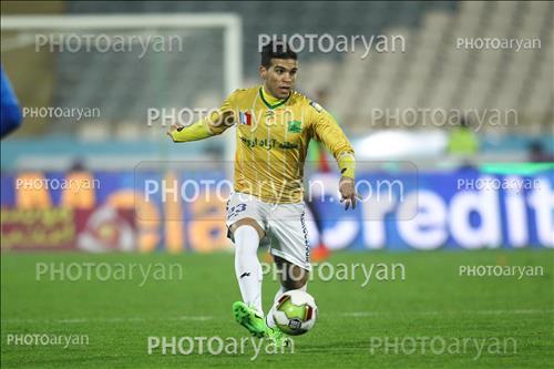 <span style='background: #33747a;box-shadow: 2px 3px 5px black;font-weight: 300;font-size: 10px;border-radius: 2px;margin: 2px;color: #fff;padding: 2px 5px;font - size: 10px;line - height: 22px; '>مسلم مجدمی</span> 