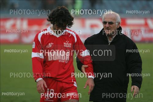 پرسپولیس 2-فجر سپاسی 4 (1384/10/09)