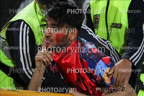 <span style='background: #33747a;box-shadow: 2px 3px 5px black;font-weight: 300;font-size: 10px;border-radius: 2px;margin: 2px;color: #fff;padding: 2px 5px;font - size: 10px;line - height: 22px; '>تماشاگر معترض</span> 