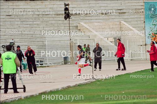 <span style='background: #33747a;box-shadow: 2px 3px 5px black;font-weight: 300;font-size: 10px;border-radius: 2px;margin: 2px;color: #fff;padding: 2px 5px;font - size: 10px;line - height: 22px; '>علی سلمانی</span> 