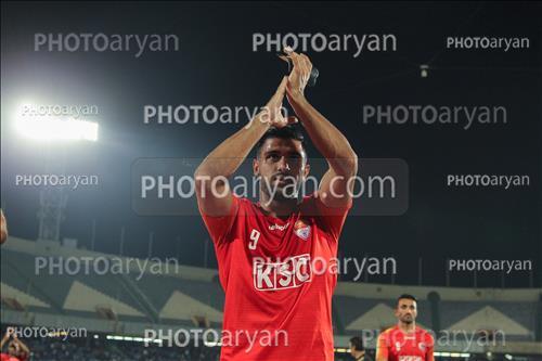 <span style='background: #33747a;font-weight: 300;font-size: 10px;box-shadow: 2px 3px 5px black;border-radius: 2px;margin: 2px;color: #fff;padding: 2px 5px;font - size: 10px;line - height: 22px; '>امیر حسین باقرپور</span> 