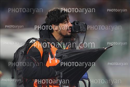 <span style='background: #33747a;box-shadow: 2px 3px 5px black;font-weight: 300;font-size: 10px;border-radius: 2px;margin: 2px;color: #fff;padding: 2px 5px;font - size: 10px;line - height: 22px; '>حامد عراقی</span> 