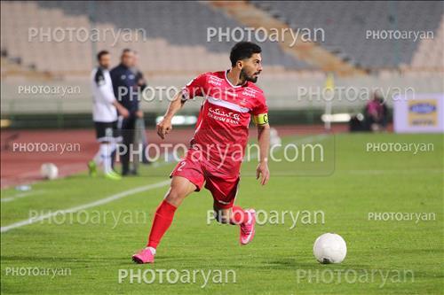 <span style='background: #33747a;font-weight: 300;font-size: 10px;box-shadow: 2px 3px 5px black;border-radius: 2px;margin: 2px;color: #fff;padding: 2px 5px;font - size: 10px;line - height: 22px; '>امید عالیشاه</span> 