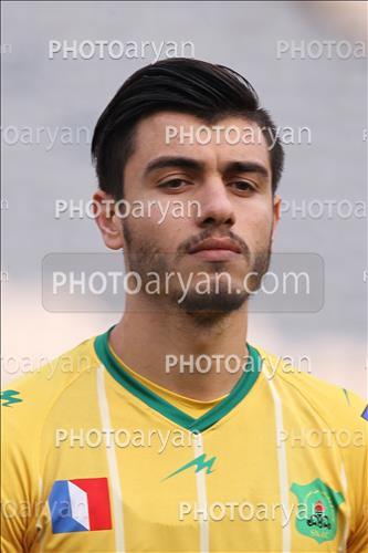 <span style='background: #33747a;box-shadow: 2px 3px 5px black;font-weight: 300;font-size: 10px;border-radius: 2px;margin: 2px;color: #fff;padding: 2px 5px;font - size: 10px;line - height: 22px; '>علی عبداله زاده</span> 