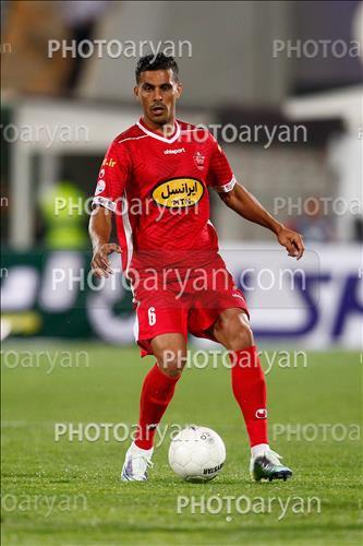 <span style='background: #33747a;font-weight: 300;font-size: 10px;box-shadow: 2px 3px 5px black;border-radius: 2px;margin: 2px;color: #fff;padding: 2px 5px;font - size: 10px;line - height: 22px; '>علی نعمتی</span> 