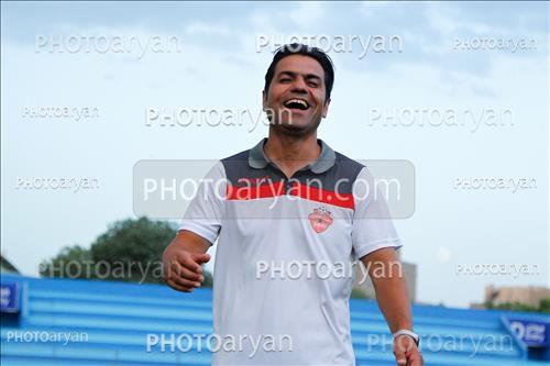 <span style='background: #33747a;box-shadow: 2px 3px 5px black;font-weight: 300;font-size: 10px;border-radius: 2px;margin: 2px;color: #fff;padding: 2px 5px;font - size: 10px;line - height: 22px; '>ابوالفضل شعبانی یگانه</span> 