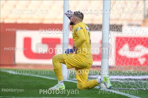 <span style='background: #33747a;box-shadow: 2px 3px 5px black;font-weight: 300;font-size: 10px;border-radius: 2px;margin: 2px;color: #fff;padding: 2px 5px;font - size: 10px;line - height: 22px; '>Alexis Guendouz (الکسیس گندوز)</span> 