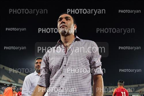 <span style='background: #33747a;font-weight: 300;font-size: 10px;box-shadow: 2px 3px 5px black;border-radius: 2px;margin: 2px;color: #fff;padding: 2px 5px;font - size: 10px;line - height: 22px; '>جواد نکونام</span> 