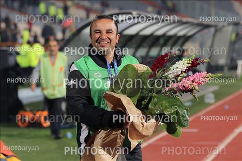 <span style='background: #33747a;box-shadow: 2px 3px 5px black;font-weight: 300;font-size: 10px;border-radius: 2px;margin: 2px;color: #fff;padding: 2px 5px;font - size: 10px;line - height: 22px; '>مسعود اکبری</span> 