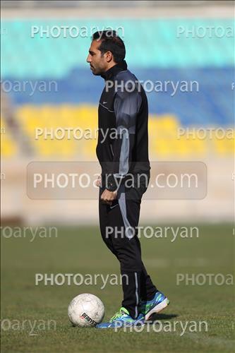 <span style='background: #33747a;box-shadow: 2px 3px 5px black;font-weight: 300;font-size: 10px;border-radius: 2px;margin: 2px;color: #fff;padding: 2px 5px;font - size: 10px;line - height: 22px; '>مصطفی چراغیان</span> 