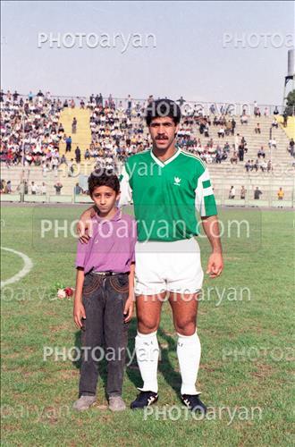 <span style='background: #33747a;box-shadow: 2px 3px 5px black;font-weight: 300;font-size: 10px;border-radius: 2px;margin: 2px;color: #fff;padding: 2px 5px;font - size: 10px;line - height: 22px; '>ایرج پازوکی</span> 