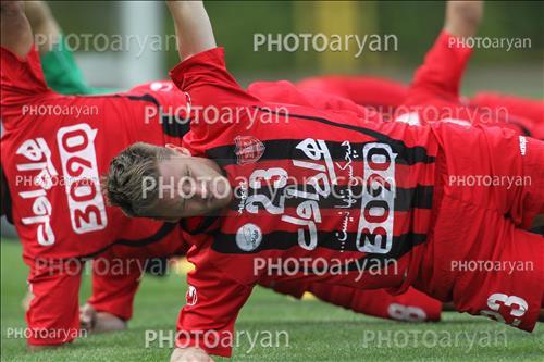 <span style='background: #33747a;box-shadow: 2px 3px 5px black;font-weight: 300;font-size: 10px;border-radius: 2px;margin: 2px;color: #fff;padding: 2px 5px;font - size: 10px;line - height: 22px; '>مارکو استیلینوویچ</span> 