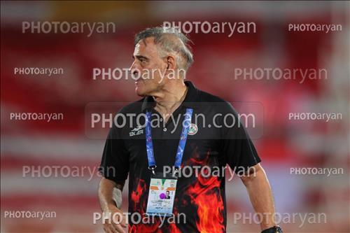 <span style='background: #33747a;box-shadow: 2px 3px 5px black;font-weight: 300;font-size: 10px;border-radius: 2px;margin: 2px;color: #fff;padding: 2px 5px;font - size: 10px;line - height: 22px; '> لوکا بوناچیچ</span> 