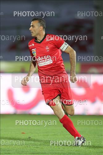 <span style='background: #33747a;font-weight: 300;font-size: 10px;box-shadow: 2px 3px 5px black;border-radius: 2px;margin: 2px;color: #fff;padding: 2px 5px;font - size: 10px;line - height: 22px; '>سید جلال حسینی</span> 