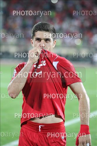 <span style='background: #33747a;box-shadow: 2px 3px 5px black;font-weight: 300;font-size: 10px;border-radius: 2px;margin: 2px;color: #fff;padding: 2px 5px;font - size: 10px;line - height: 22px; '>بابک حاتمی</span> 