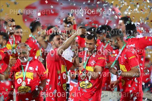 <span style='background: #33747a;box-shadow: 2px 3px 5px black;font-weight: 300;font-size: 10px;border-radius: 2px;margin: 2px;color: #fff;padding: 2px 5px;font - size: 10px;line - height: 22px; '>جشن قهرمانی پرسپولیس</span> 