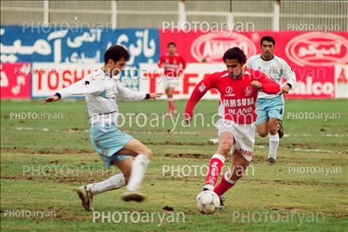 <span style='background: #33747a;box-shadow: 2px 3px 5px black;font-weight: 300;font-size: 10px;border-radius: 2px;margin: 2px;color: #fff;padding: 2px 5px;font - size: 10px;line - height: 22px; '>علی سلمانی</span> 