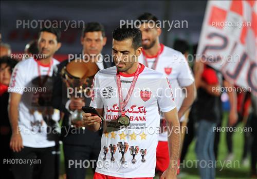 <span style='background: #33747a;box-shadow: 2px 3px 5px black;font-weight: 300;font-size: 10px;border-radius: 2px;margin: 2px;color: #fff;padding: 2px 5px;font - size: 10px;line - height: 22px; '>ابراهیم شکوری</span> <span style='background: #33747a;box-shadow: 2px 3px 5px black;font-weight: 300;font-size: 10px;border-radius: 2px;margin: 2px;color: #fff;padding: 2px 5px;font - size: 10px;line - height: 22px; '>وحید امیری</span> <span style='background: #33747a;box-shadow: 2px 3px 5px black;font-weight: 300;font-size: 10px;border-radius: 2px;margin: 2px;color: #fff;padding: 2px 5px;font - size: 10px;line - height: 22px; '>شهریار مغانلو</span> 