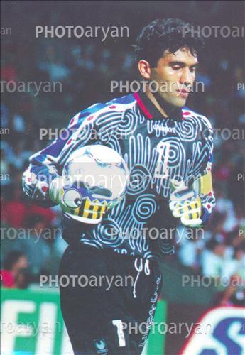 <span style='background: #33747a;font-weight: 300;font-size: 10px;box-shadow: 2px 3px 5px black;border-radius: 2px;margin: 2px;color: #fff;padding: 2px 5px;font - size: 10px;line - height: 22px; '>احمدرضا عابدزاده Ahmad Reza Abedzadeh</span> 