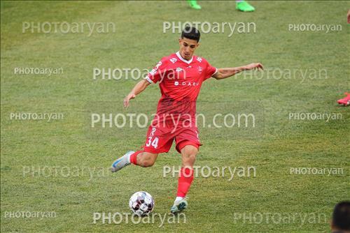 <span style='background: #33747a;box-shadow: 2px 3px 5px black;font-weight: 300;font-size: 10px;border-radius: 2px;margin: 2px;color: #fff;padding: 2px 5px;font - size: 10px;line - height: 22px; '>امیر حسین محمودی</span> 