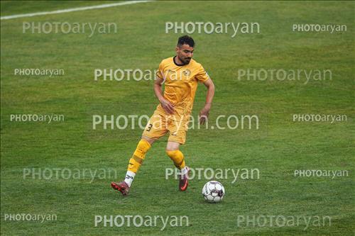 <span style='background: #33747a;box-shadow: 2px 3px 5px black;font-weight: 300;font-size: 10px;border-radius: 2px;margin: 2px;color: #fff;padding: 2px 5px;font - size: 10px;line - height: 22px; '>بلال میرزاعلی</span> 