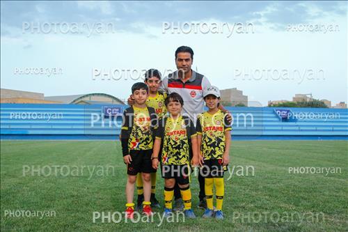 <span style='background: #33747a;box-shadow: 2px 3px 5px black;font-weight: 300;font-size: 10px;border-radius: 2px;margin: 2px;color: #fff;padding: 2px 5px;font - size: 10px;line - height: 22px; '>ابوالفضل شعبانی یگانه</span> 