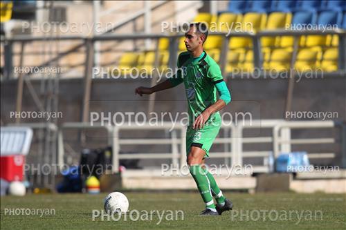 <span style='background: #33747a;box-shadow: 2px 3px 5px black;font-weight: 300;font-size: 10px;border-radius: 2px;margin: 2px;color: #fff;padding: 2px 5px;font - size: 10px;line - height: 22px; '>صائب فرجی</span> 