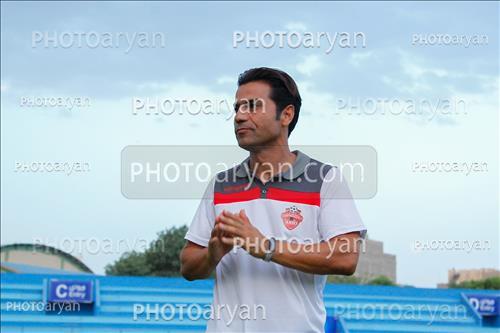 <span style='background: #33747a;box-shadow: 2px 3px 5px black;font-weight: 300;font-size: 10px;border-radius: 2px;margin: 2px;color: #fff;padding: 2px 5px;font - size: 10px;line - height: 22px; '>ابوالفضل شعبانی یگانه</span> 