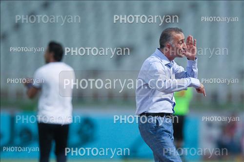 <span style='background: #33747a;box-shadow: 2px 3px 5px black;font-weight: 300;font-size: 10px;border-radius: 2px;margin: 2px;color: #fff;padding: 2px 5px;font - size: 10px;line - height: 22px; '>فراز کمالوند</span> 