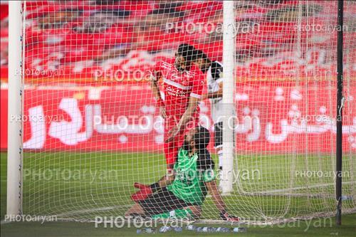 پرسپولیس 2- هوادار 2   (1400/09/18)