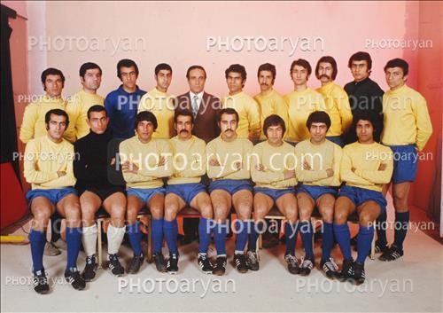 <span style='background: #33747a;box-shadow: 2px 3px 5px black;font-weight: 300;font-size: 10px;border-radius: 2px;margin: 2px;color: #fff;padding: 2px 5px;font - size: 10px;line - height: 22px; '>پرویز دهداری</span> 