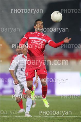 <span style='background: #33747a;font-weight: 300;font-size: 10px;box-shadow: 2px 3px 5px black;border-radius: 2px;margin: 2px;color: #fff;padding: 2px 5px;font - size: 10px;line - height: 22px; '>وحید امیری</span> 