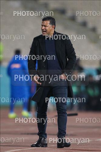 <span style='background: #33747a;font-weight: 300;font-size: 10px;box-shadow: 2px 3px 5px black;border-radius: 2px;margin: 2px;color: #fff;padding: 2px 5px;font - size: 10px;line - height: 22px; '>علی دایی  Ali Daei</span> 