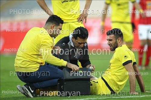 <span style='background: #33747a;box-shadow: 2px 3px 5px black;font-weight: 300;font-size: 10px;border-radius: 2px;margin: 2px;color: #fff;padding: 2px 5px;font - size: 10px;line - height: 22px; '>احمد امیر کامدار</span> 