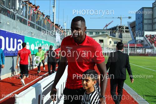 <span style='background: #33747a;box-shadow: 2px 3px 5px black;font-weight: 300;font-size: 10px;border-radius: 2px;margin: 2px;color: #fff;padding: 2px 5px;font - size: 10px;line - height: 22px; '>شیخ دیاباته  cheick tidiane diabaté</span> 