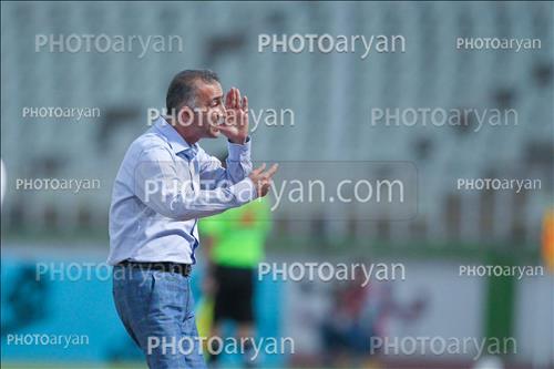 <span style='background: #33747a;box-shadow: 2px 3px 5px black;font-weight: 300;font-size: 10px;border-radius: 2px;margin: 2px;color: #fff;padding: 2px 5px;font - size: 10px;line - height: 22px; '>فراز کمالوند</span> 