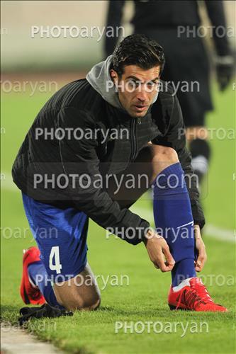 <span style='background: #33747a;box-shadow: 2px 3px 5px black;font-weight: 300;font-size: 10px;border-radius: 2px;margin: 2px;color: #fff;padding: 2px 5px;font - size: 10px;line - height: 22px; '>مهدی رستمی</span> 