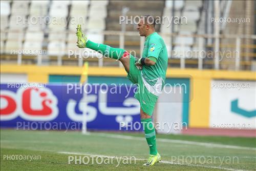 <span style='background: #33747a;box-shadow: 2px 3px 5px black;font-weight: 300;font-size: 10px;border-radius: 2px;margin: 2px;color: #fff;padding: 2px 5px;font - size: 10px;line - height: 22px; '>ایمان صادقی</span> 