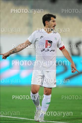 <span style='background: #33747a;box-shadow: 2px 3px 5px black;font-weight: 300;font-size: 10px;border-radius: 2px;margin: 2px;color: #fff;padding: 2px 5px;font - size: 10px;line - height: 22px; '>قاسم حدادی فر</span> 