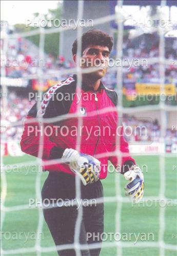 <span style='background: #33747a;font-weight: 300;font-size: 10px;box-shadow: 2px 3px 5px black;border-radius: 2px;margin: 2px;color: #fff;padding: 2px 5px;font - size: 10px;line - height: 22px; '>احمدرضا عابدزاده Ahmad Reza Abedzadeh</span> 