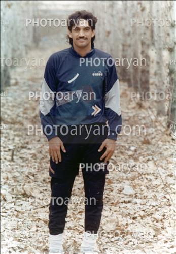 <span style='background: #33747a;font-weight: 300;font-size: 10px;box-shadow: 2px 3px 5px black;border-radius: 2px;margin: 2px;color: #fff;padding: 2px 5px;font - size: 10px;line - height: 22px; '>بهزاد غلامپور</span> 