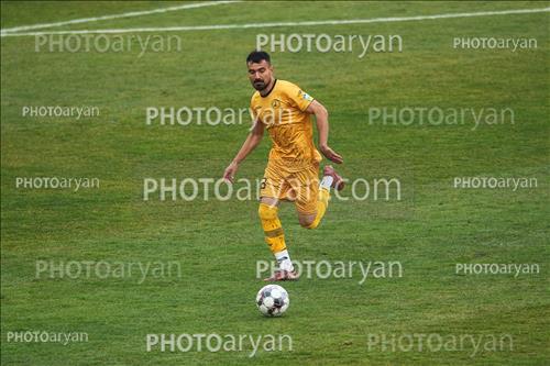 <span style='background: #33747a;box-shadow: 2px 3px 5px black;font-weight: 300;font-size: 10px;border-radius: 2px;margin: 2px;color: #fff;padding: 2px 5px;font - size: 10px;line - height: 22px; '>بلال میرزاعلی</span> 