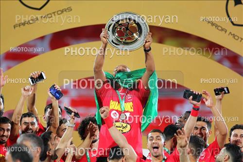 <span style='background: #33747a;box-shadow: 2px 3px 5px black;font-weight: 300;font-size: 10px;border-radius: 2px;margin: 2px;color: #fff;padding: 2px 5px;font - size: 10px;line - height: 22px; '>ولسلی ننکا Welesley Neneca</span> 