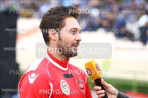 <span style='background: #33747a;box-shadow: 2px 3px 5px black;font-weight: 300;font-size: 10px;border-radius: 2px;margin: 2px;color: #fff;padding: 2px 5px;font - size: 10px;line - height: 22px; '>دانیال عبادی</span> 