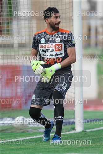 <span style='background: #33747a;box-shadow: 2px 3px 5px black;font-weight: 300;font-size: 10px;border-radius: 2px;margin: 2px;color: #fff;padding: 2px 5px;font - size: 10px;line - height: 22px; '>کوروش ملکی</span> 